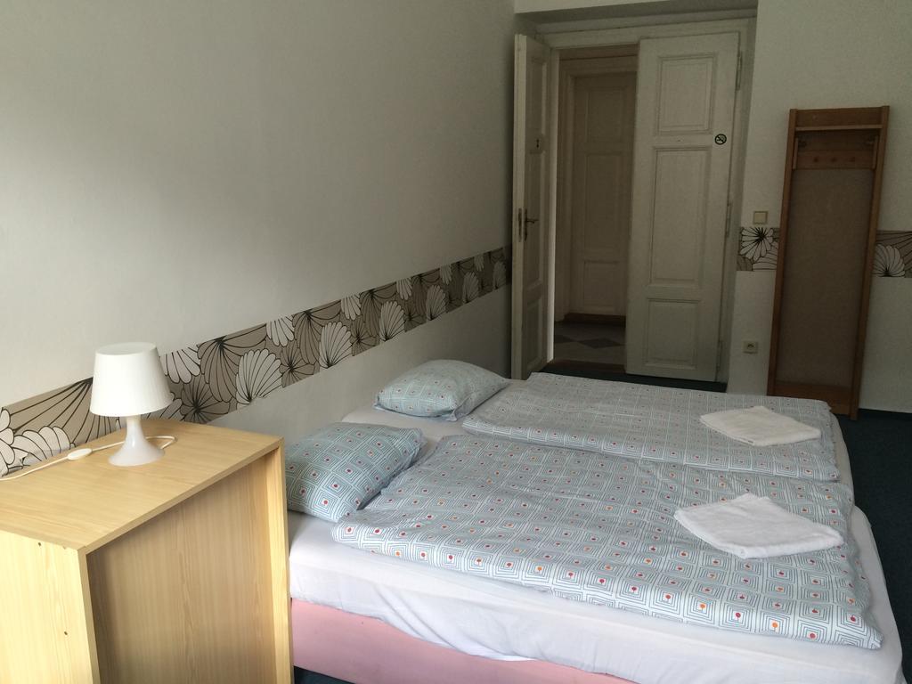 Charles Square Hostel Praag Buitenkant foto