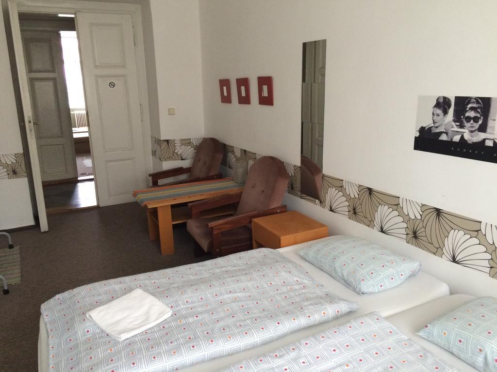 Charles Square Hostel Praag Buitenkant foto