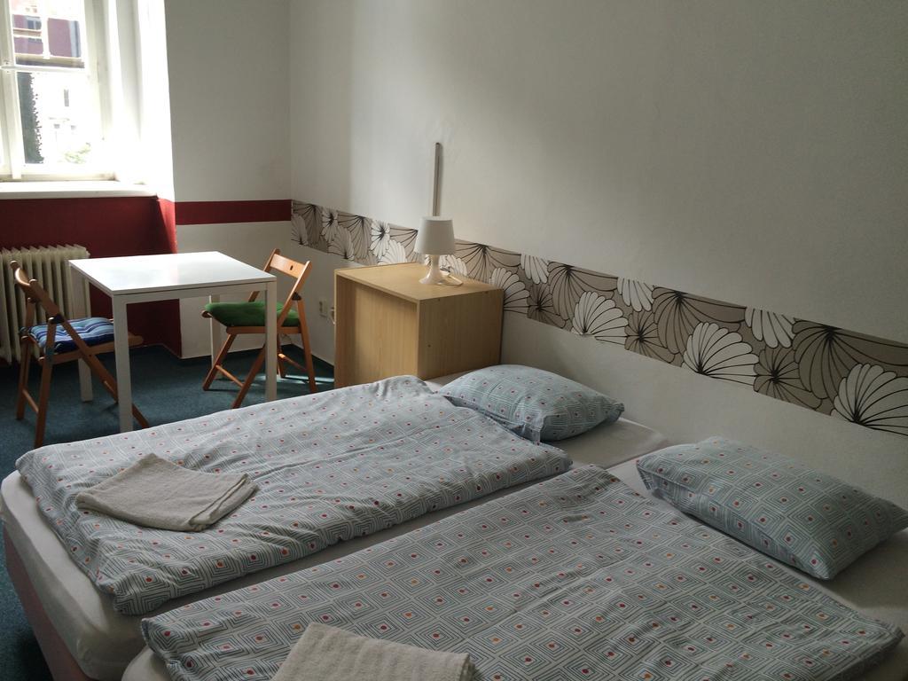 Charles Square Hostel Praag Buitenkant foto