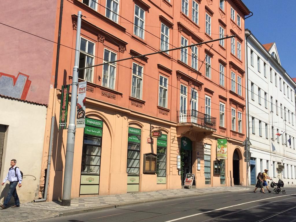 Charles Square Hostel Praag Buitenkant foto