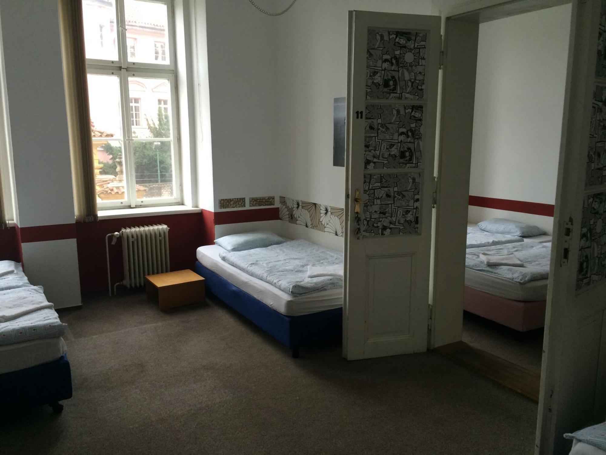 Charles Square Hostel Praag Kamer foto