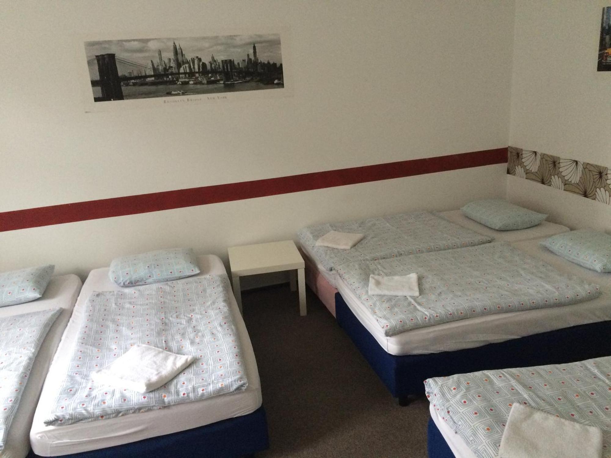 Charles Square Hostel Praag Kamer foto