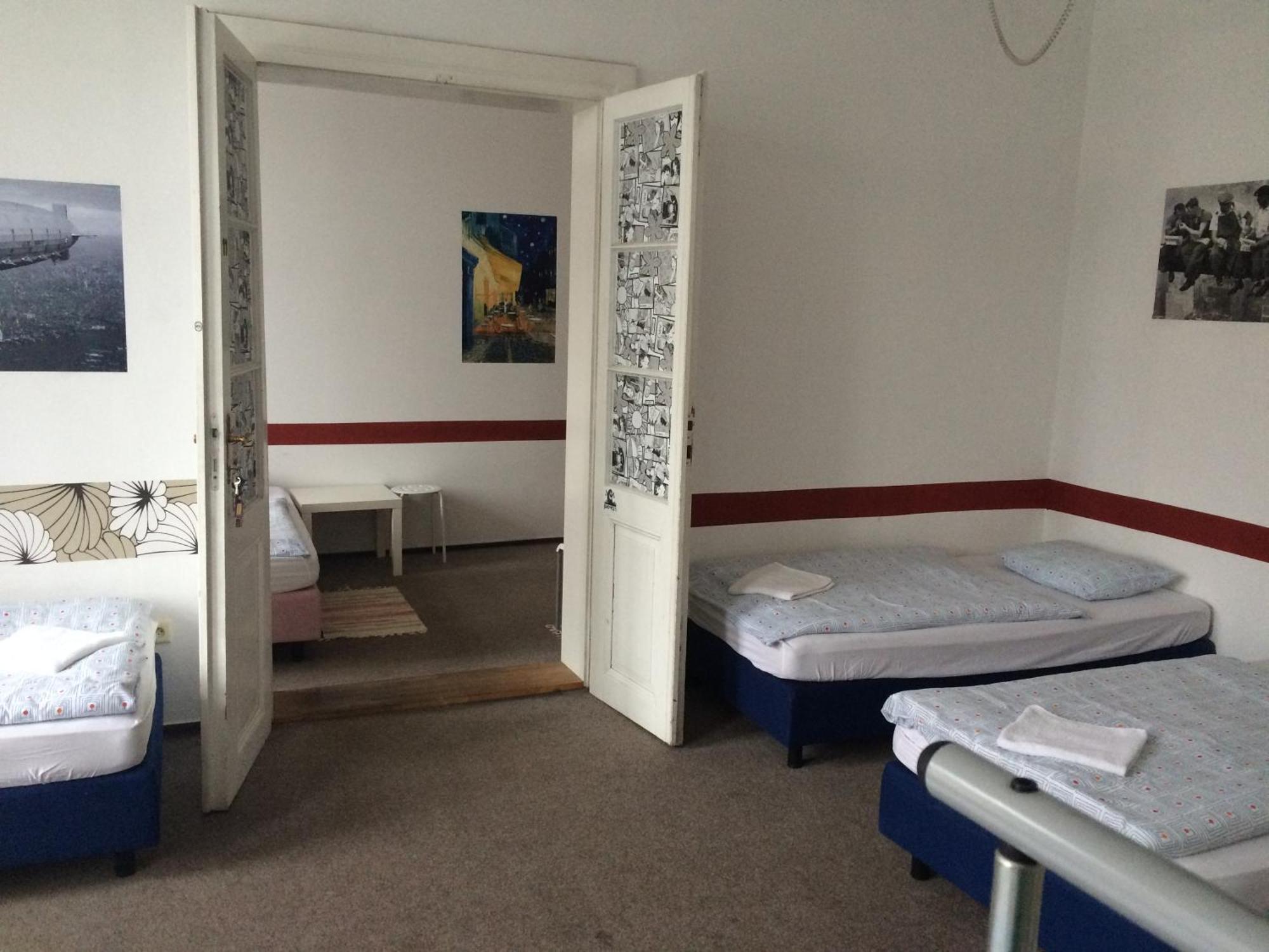 Charles Square Hostel Praag Kamer foto